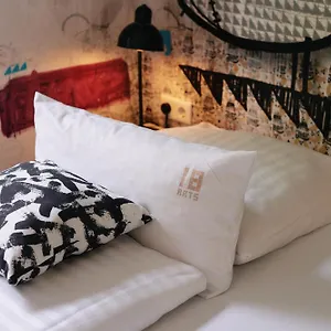 18arts Hotel
